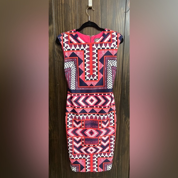 Vince Camuto Geometric Printed Bodycon Dress Sz 4 - Picture 5 of 11